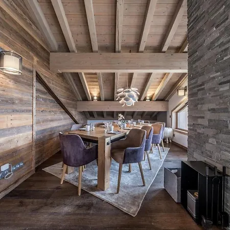 아파트 4 Bedrooms Penthouse In 1650