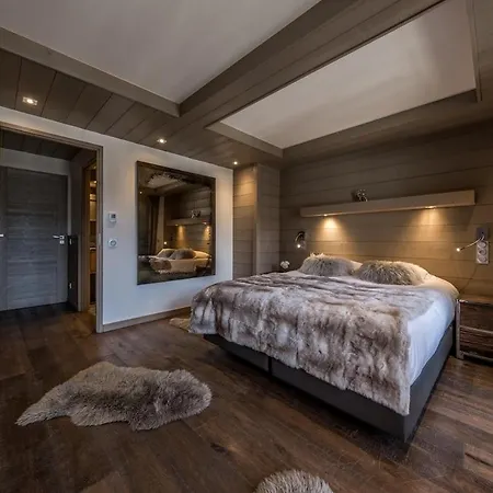 4 Bedrooms Penthouse In 1650 쿠쉐벨