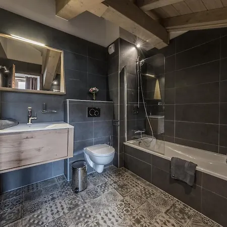 4 Bedrooms Penthouse In 1650 شقة كورشوفيل